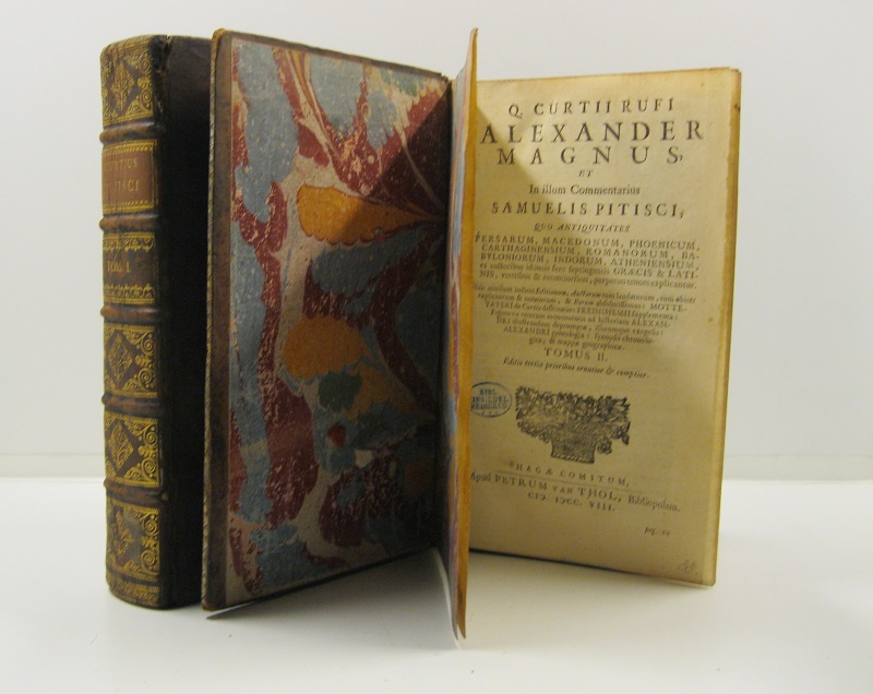 Q. Curtii Rufi Alexander Magnus et in illum commentarius Samuelis Pitisci quo antiquitates persarum, macedonum, phoenicum, carthaginensium, romanorum babbyloniorum, indorum, atheniensium ex auctoribus idoneis fere septingentis graecis et latinis, veteribus & recentioribus perpetuo tenore explicantur.... Editio tertia prioribus...